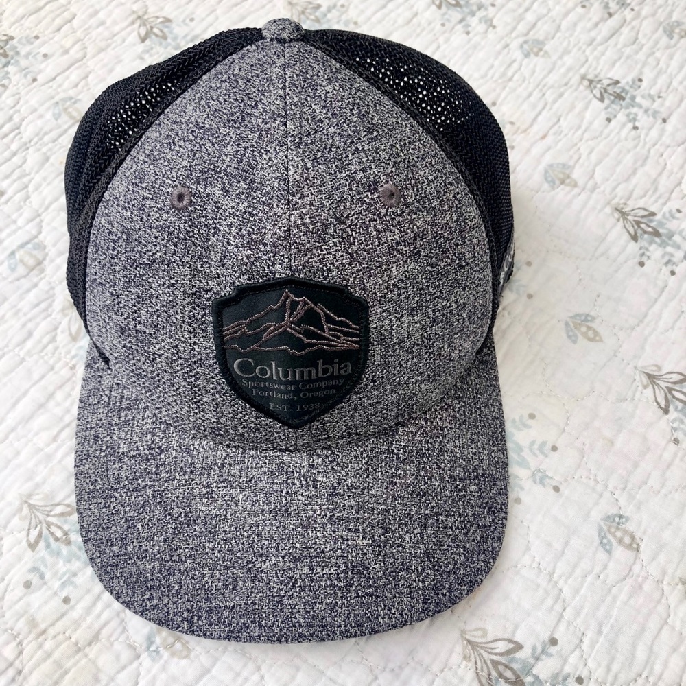 COLUMBIA Men’s hat size L/XL